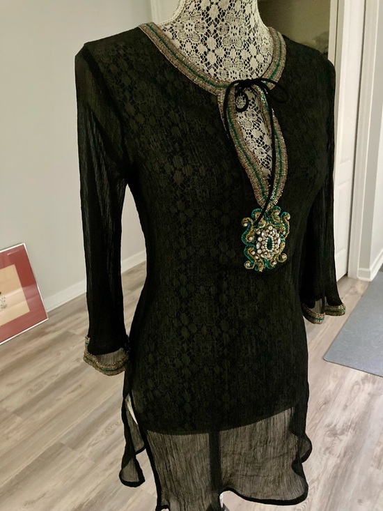 Solataire Los Angeles Other - Solitaire Los Angeles Black Lace Swim Coverup with gorgeous embellishment
